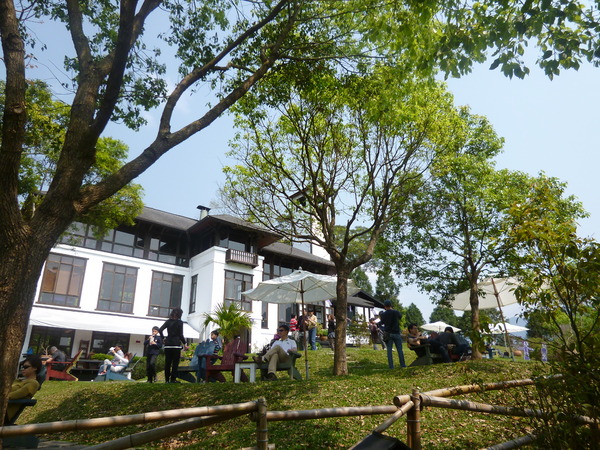 薰衣草森林(尖石店):【新竹尖石】2014薰衣草節,小熊、陽光、蓋印章-薰衣草森林(景觀篇)