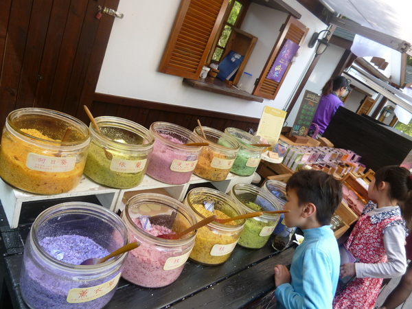 薰衣草森林(尖石店):【新竹尖石】2014薰衣草節,小熊、陽光、蓋印章-薰衣草森林(景觀篇)