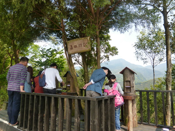 薰衣草森林(尖石店):【新竹尖石】2014薰衣草節,小熊、陽光、蓋印章-薰衣草森林(景觀篇)