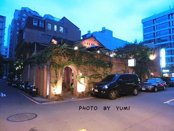 藍洞義式餐坊:【台中食記】在充滿異國情調的洞穴用餐?@藍洞義式餐坊