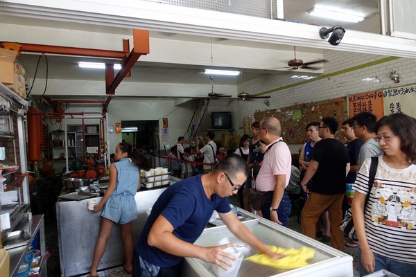 豐春冰果室:(胖樺食記)花蓮壽豐必吃甘蔗冰「豐春冰菓店」,古法製造的超人氣消暑聖品