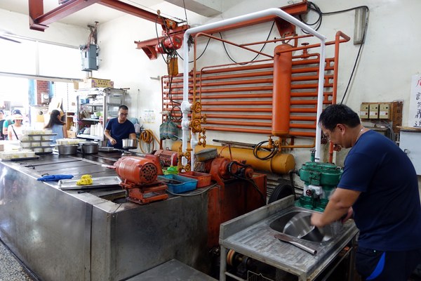 豐春冰果室:(胖樺食記)花蓮壽豐必吃甘蔗冰「豐春冰菓店」,古法製造的超人氣消暑聖品