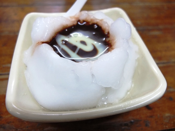 東門冰菓室：【美食特搜。高雄美濃區】東門冰果室。民國53年創立 人滿為患老冰店 香蕉清冰超懷念