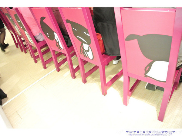 Aranzi Aronzo Cafe 阿朗基咖啡(新光三越南西店二館)：【食記】oO。。台北　ARANZI CAFE（阿朗基）　超可愛的兔兔蛋糕，能不吃嘛？！。o○。