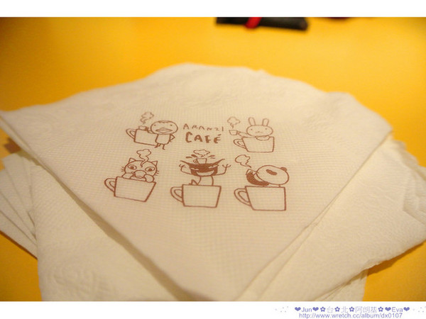 Aranzi Aronzo Cafe 阿朗基咖啡(新光三越南西店二館)：【食記】oO。。台北　ARANZI CAFE（阿朗基）　超可愛的兔兔蛋糕，能不吃嘛？！。o○。