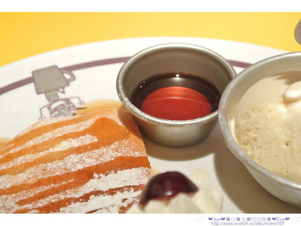 Aranzi Aronzo Cafe 阿朗基咖啡(新光三越南西店二館)：【食記】oO。。台北　ARANZI CAFE（阿朗基）　超可愛的兔兔蛋糕，能不吃嘛？！。o○。