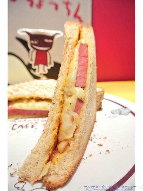 Aranzi Aronzo Cafe 阿朗基咖啡(新光三越南西店二館)：【食記】oO。。台北　ARANZI CAFE（阿朗基）　超可愛的兔兔蛋糕，能不吃嘛？！。o○。