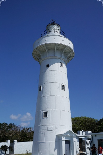 墾丁鵝鑾鼻燈塔：[2014中南部四天之旅] 屏東鵝鑾鼻燈塔~台灣最南端的東亞之光