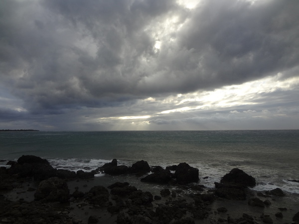 墾丁鵝鑾鼻燈塔：1020103[官本金文愛台灣]傍晚的鵝鑾鼻國家公園別有一番風味到達國境之南臺灣最南邊地標