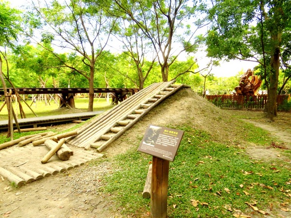 羅東林業文化園區:品嚐完林場肉焿來去充滿芬多精的森林鐵道散步嘍【宜蘭/羅東林業文化園區】