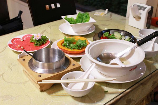 清境農場-峰情人文民宿-雲霧之上環山繚繞