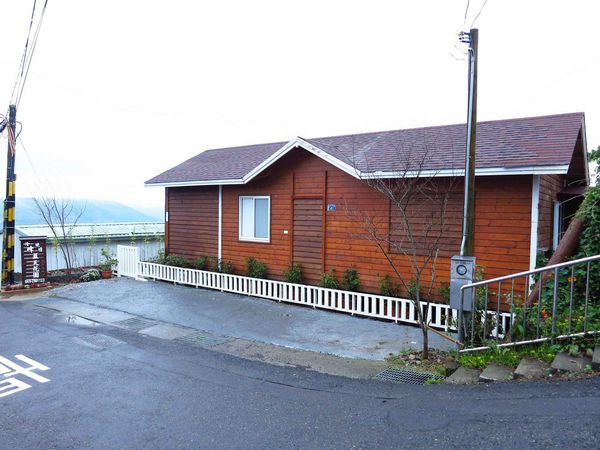 清境農場-峰情人文民宿-雲霧之上環山繚繞