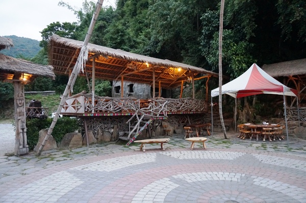 原始部落山地美食：[台東卑南] 原始部落 - 烤雞烤魚+原民舞蹈表演