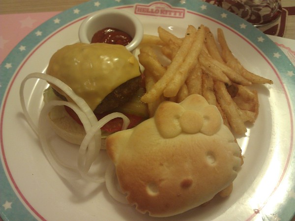 Hello Kitty Sweets：Hello Kitty 的夢幻屋