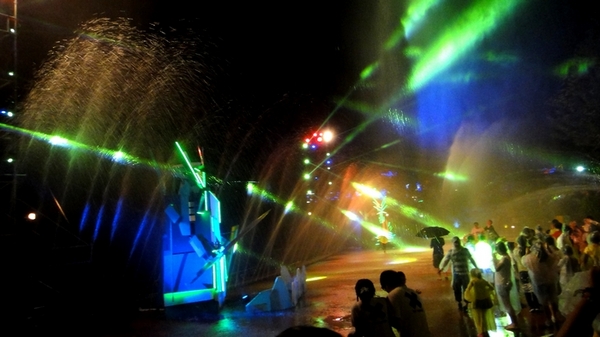 麗寶樂園:【台中遊記】超划算!麗寶樂園月光票雙人同行只要299元!