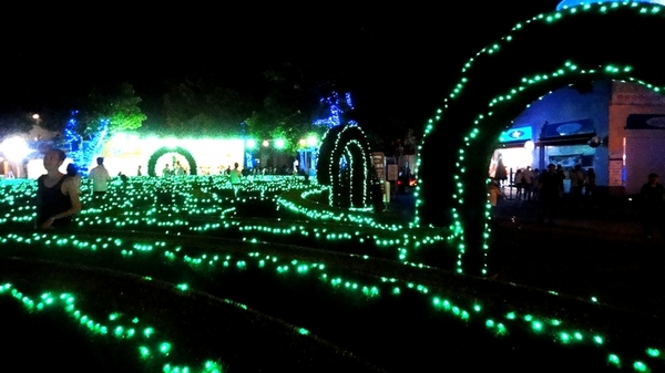 麗寶樂園:【台中遊記】超划算!麗寶樂園月光票雙人同行只要299元!