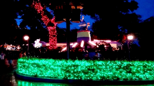 麗寶樂園:【台中遊記】超划算!麗寶樂園月光票雙人同行只要299元!