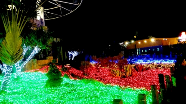 麗寶樂園:【台中遊記】超划算!麗寶樂園月光票雙人同行只要299元!