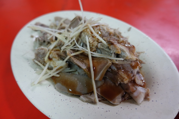 卑南豬血湯(台東店)：(胖樺食記)台東必吃排隊美食「卑南豬血湯」/廣傳路/豬舌糯米腸都好吃