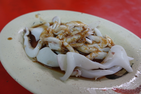 卑南豬血湯(台東店)：(胖樺食記)台東必吃排隊美食「卑南豬血湯」/廣傳路/豬舌糯米腸都好吃