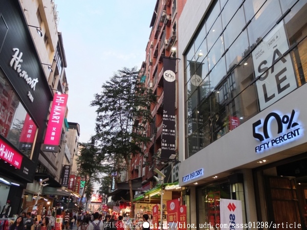 新崛江商圈:【旅行遊記。高雄新興區】新崛江商圈。高雄都會區最in的逛街購物勝地