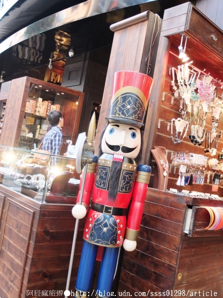 新崛江商圈:【旅行遊記。高雄新興區】新崛江商圈。高雄都會區最in的逛街購物勝地