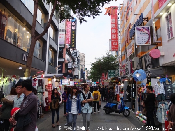 新崛江商圈:【旅行遊記。高雄新興區】新崛江商圈。高雄都會區最in的逛街購物勝地