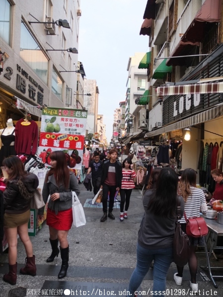 新崛江商圈:【旅行遊記。高雄新興區】新崛江商圈。高雄都會區最in的逛街購物勝地