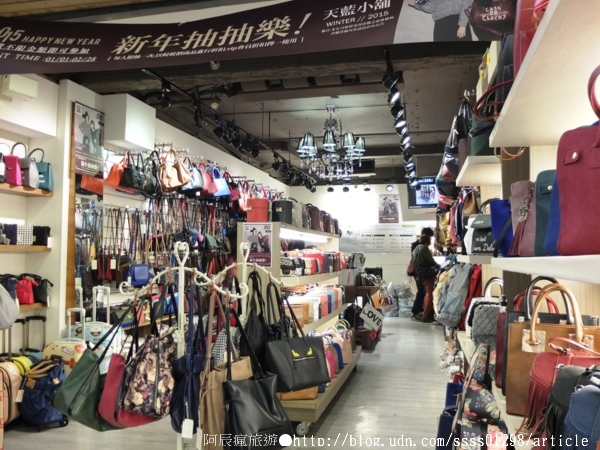 新崛江商圈:【旅行遊記。高雄新興區】新崛江商圈。高雄都會區最in的逛街購物勝地