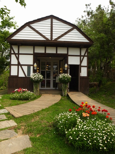 vilavilla魔法莊園休閒農場:【苗栗】釋放心中的浪漫精靈。進入魔法森林,尋找自己的夢遊仙境。