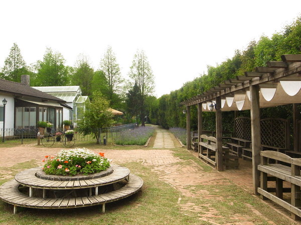 vilavilla魔法莊園休閒農場:【苗栗】釋放心中的浪漫精靈。進入魔法森林,尋找自己的夢遊仙境。