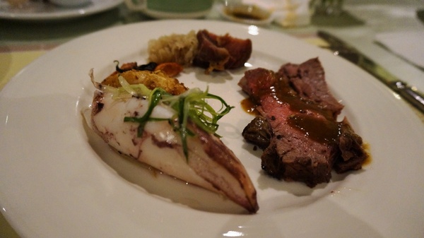 花蓮遠雄悅來大飯店:遠雄悅來大飯店: 海景房介紹 vs 自助早晚餐--激推超值海鮮!