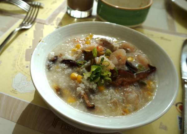 花蓮遠雄悅來大飯店:遠雄悅來大飯店: 海景房介紹 vs 自助早晚餐--激推超值海鮮!