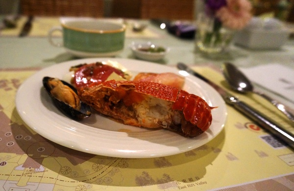 花蓮遠雄悅來大飯店:遠雄悅來大飯店: 海景房介紹 vs 自助早晚餐--激推超值海鮮!