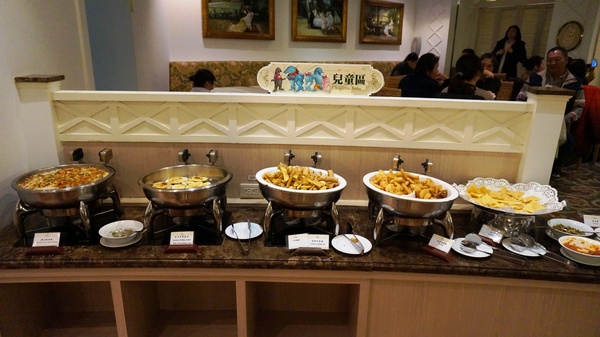 花蓮遠雄悅來大飯店:遠雄悅來大飯店: 海景房介紹 vs 自助早晚餐--激推超值海鮮!