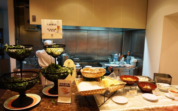 花蓮遠雄悅來大飯店:遠雄悅來大飯店: 海景房介紹 vs 自助早晚餐--激推超值海鮮!