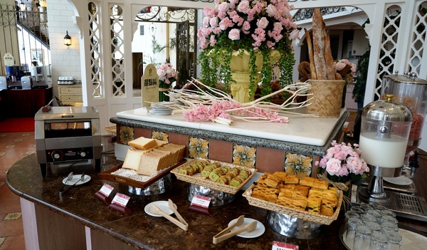 花蓮遠雄悅來大飯店:遠雄悅來大飯店: 海景房介紹 vs 自助早晚餐--激推超值海鮮!