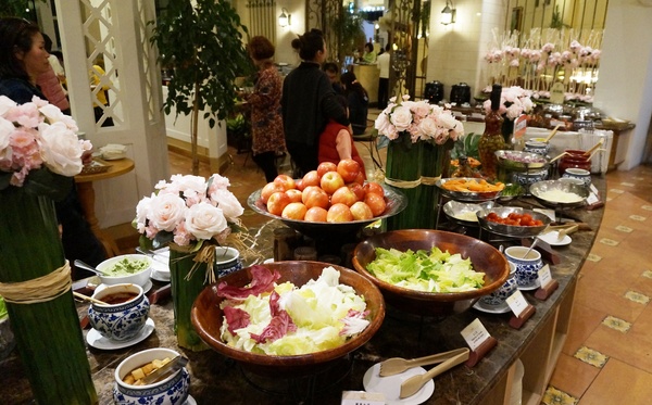 花蓮遠雄悅來大飯店:遠雄悅來大飯店: 海景房介紹 vs 自助早晚餐--激推超值海鮮!