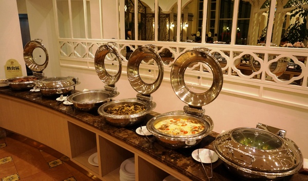 花蓮遠雄悅來大飯店:遠雄悅來大飯店: 海景房介紹 vs 自助早晚餐--激推超值海鮮!