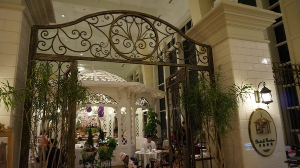 花蓮遠雄悅來大飯店:遠雄悅來大飯店: 海景房介紹 vs 自助早晚餐--激推超值海鮮!