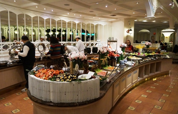 花蓮遠雄悅來大飯店:遠雄悅來大飯店: 海景房介紹 vs 自助早晚餐--激推超值海鮮!