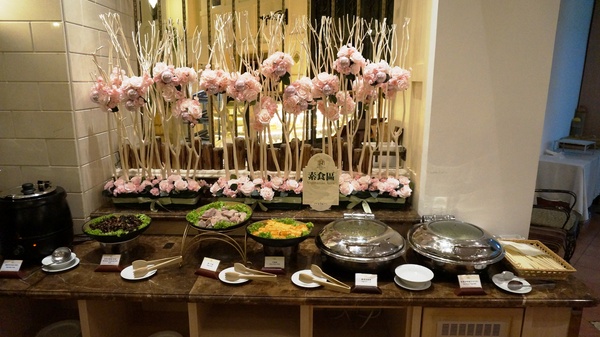 花蓮遠雄悅來大飯店:遠雄悅來大飯店: 海景房介紹 vs 自助早晚餐--激推超值海鮮!