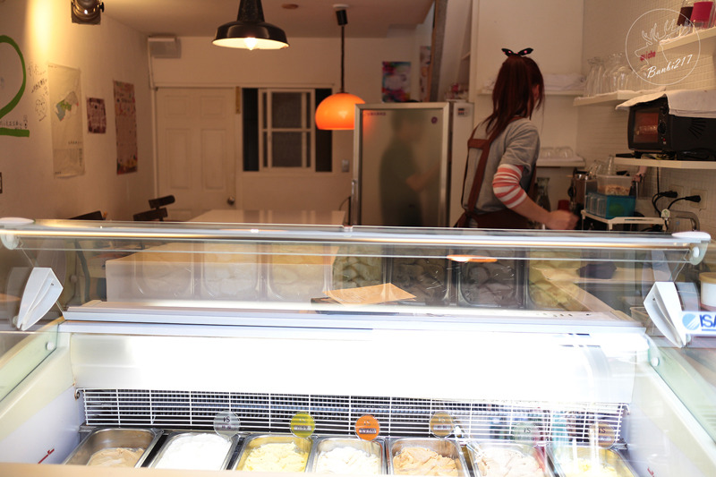 Banbi217 美食旅遊: i'S Gelato創意義式冰淇淋、法式薄餅、米布丁(甜點、輕食、下午茶)[台中西區美食]