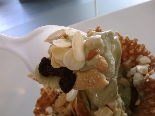 hielo(忠孝旗艦店)：期待更多分店、健康美味的Hielo優格霜凍&鬆餅