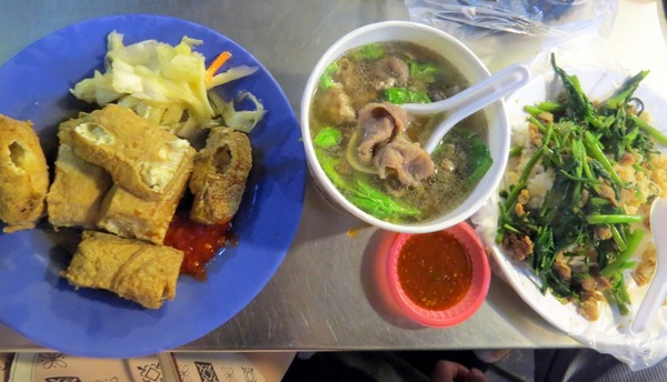 羅東夜市：羅東夜市之阿灶伯當歸羊肉湯VS魏姐包心粉圓【宜蘭/羅東夜市】