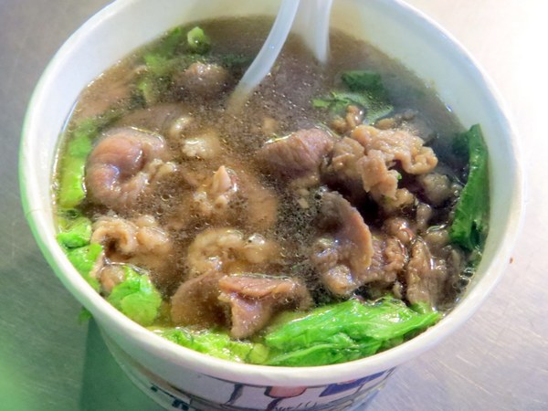 羅東夜市：羅東夜市之阿灶伯當歸羊肉湯VS魏姐包心粉圓【宜蘭/羅東夜市】