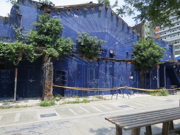 海安路藝術街：遠看近看不同感觀的【台南海安路藝術街】