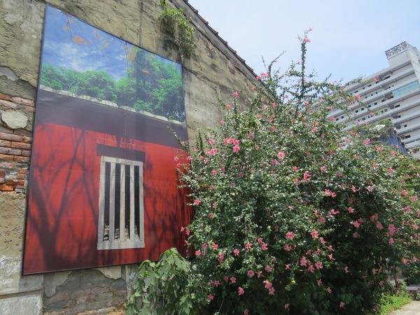 海安路藝術街：遠看近看不同感觀的【台南海安路藝術街】