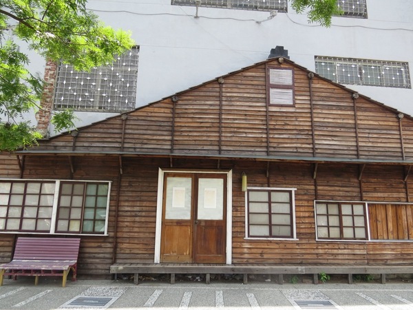 海安路藝術街：遠看近看不同感觀的【台南海安路藝術街】