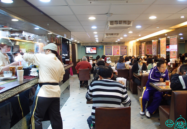 Hong Kong 茶水攤：【台北/東區】來自香港的茶餐廳~CP值很高的「茶水攤」(延吉店)